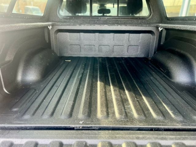 2018 Ram 1500 SLT - 22726486 - 39