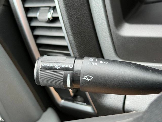 2018 Ram 1500 SLT 4x4 4dr Crew Cab 5.5 ft. SB Pickup - 23006793 - 29