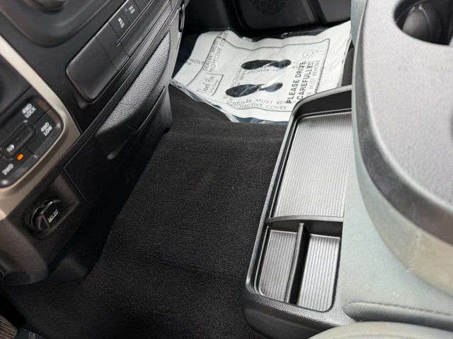 2018 Ram 1500 SLT 4x4 4dr Crew Cab 5.5 ft. SB Pickup - 23006793 - 35