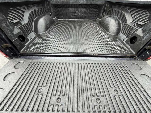 2018 Ram 1500 SLT 4x4 4dr Crew Cab 5.5 ft. SB Pickup - 23006793 - 7