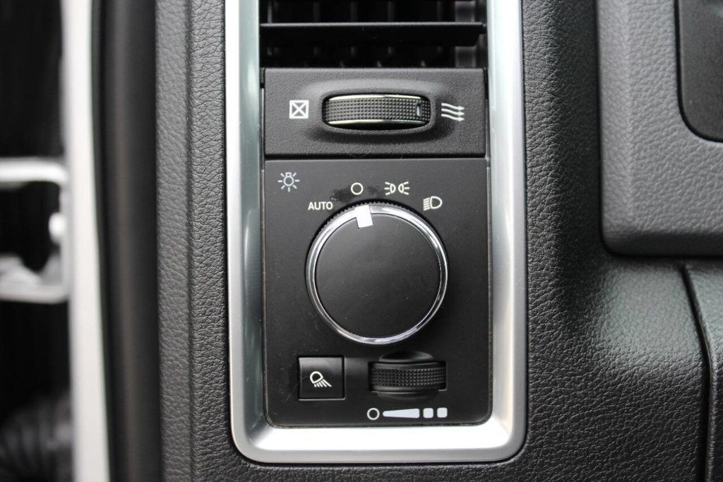 2018 Ram 1500 SLT 4x4 4dr Quad Cab 6.3 ft. SB Pickup - 22893438 - 19