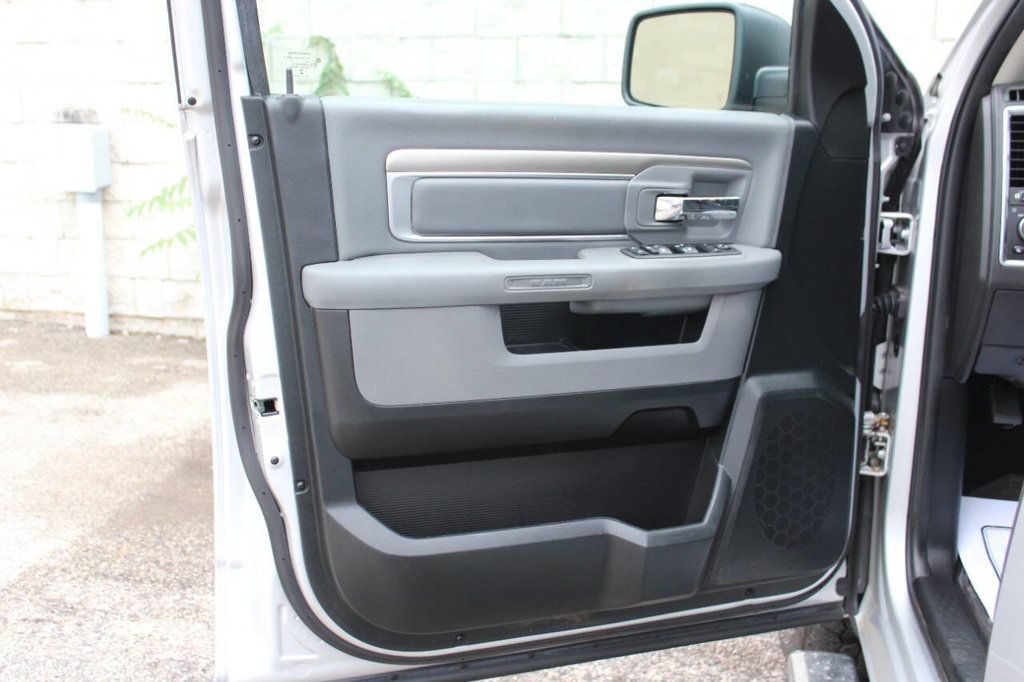 2018 Ram 1500 SLT 4x4 4dr Quad Cab 6.3 ft. SB Pickup - 22893438 - 7