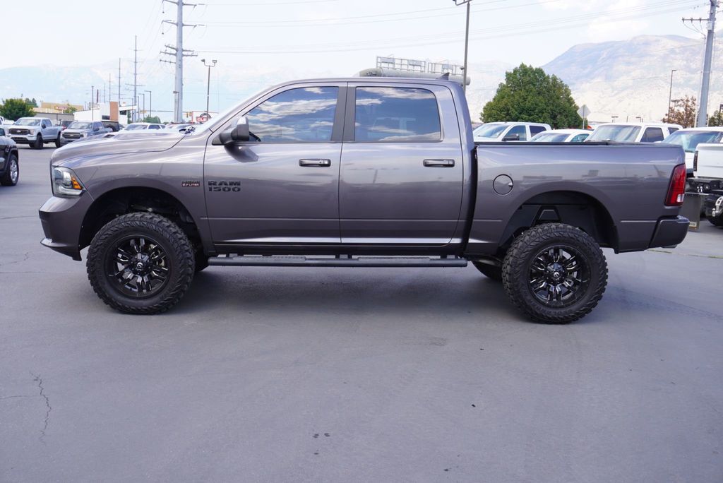 2018 Ram 1500 SPORT - 23063995 - 1