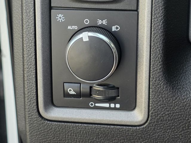 2018 Ram 1500 Tradesman 4x2 Quad Cab 6'4" Box - 22927011 - 15