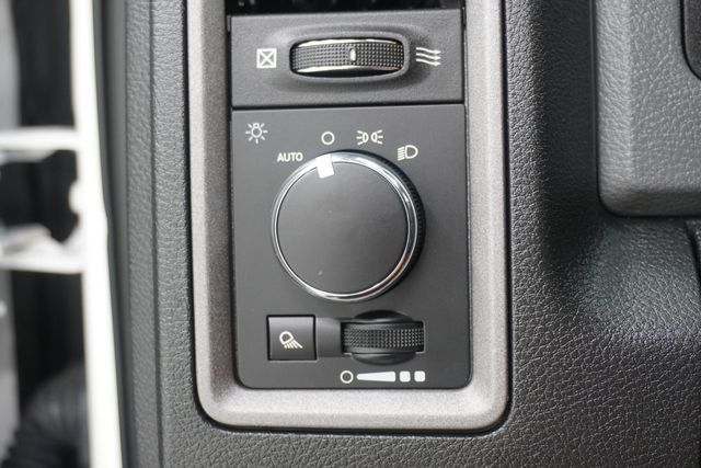2018 Ram 1500 Tradesman 4x2 Regular Cab 8' Box - 23031176 - 17