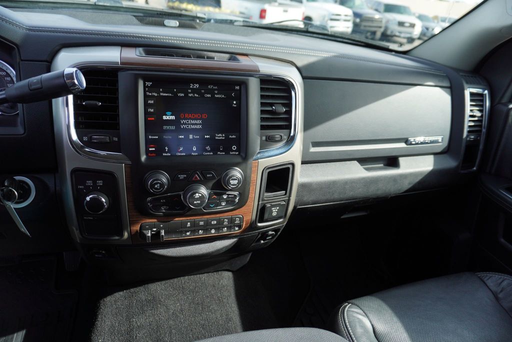 2018 Ram 2500 LARAMIE - 22781475 - 32