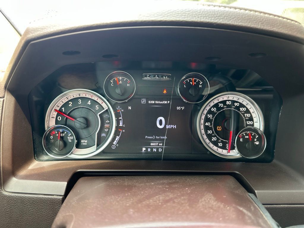 2018 Ram 2500 Laramie 4x4 Crew Cab 6'4" Box - 23067834 - 25
