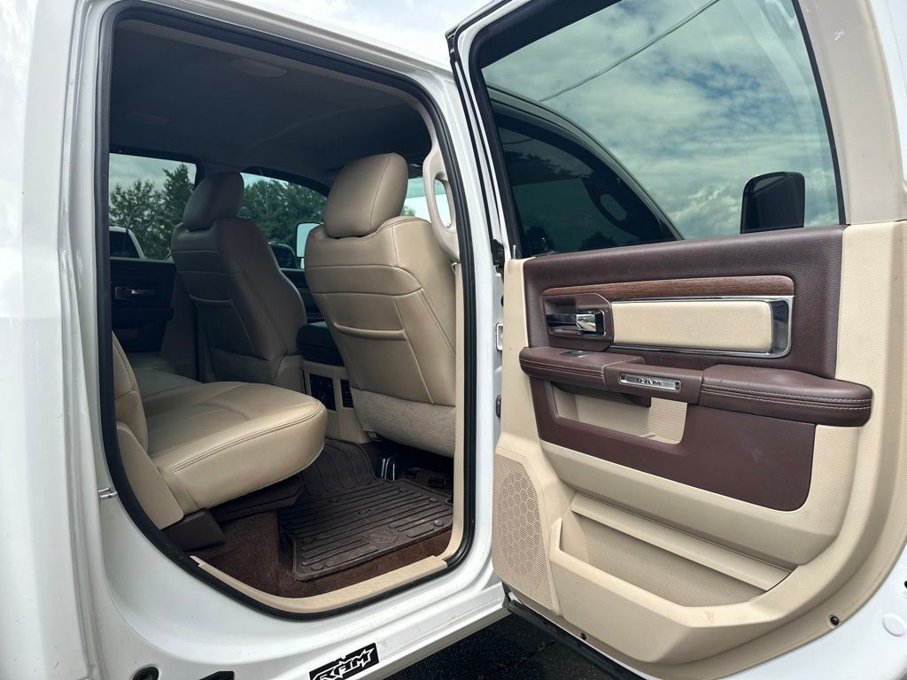 2018 Ram 2500 Laramie 4x4 Crew Cab 6'4" Box - 23067834 - 37