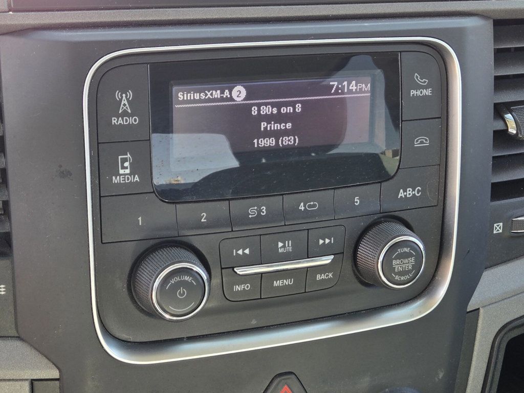 2018 Ram 2500 Tradesman 4x2 Crew Cab 8' Box - 22977704 - 17