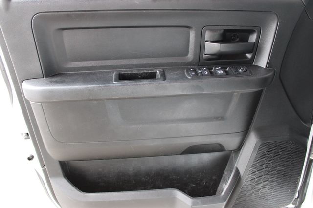 2018 Ram 2500 Tradesman 4x4 Crew Cab 8' Box - 23040271 - 11