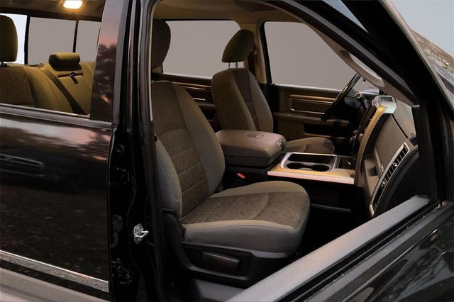 2018 Ram 3500 Big Horn - 22921774 - 12