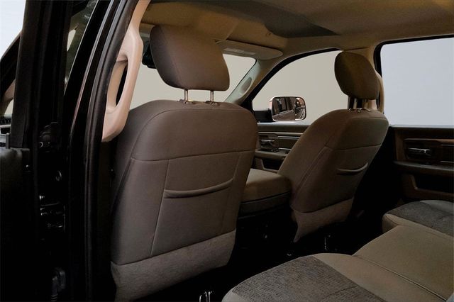 2018 Ram 3500 Big Horn - 22921774 - 17