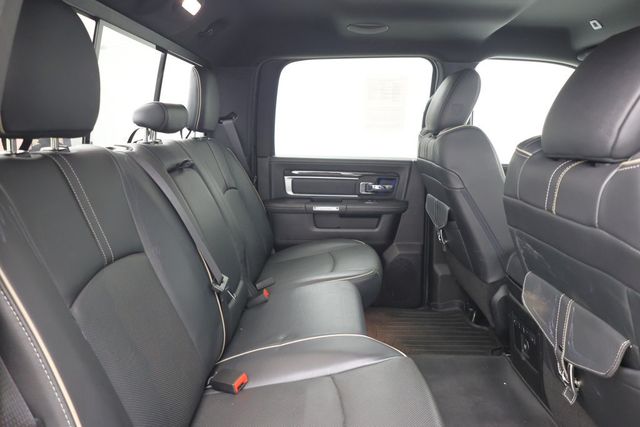 2018 Ram 3500 Big Horn 4x4 Crew Cab 6'4" Box - 23098474 - 21