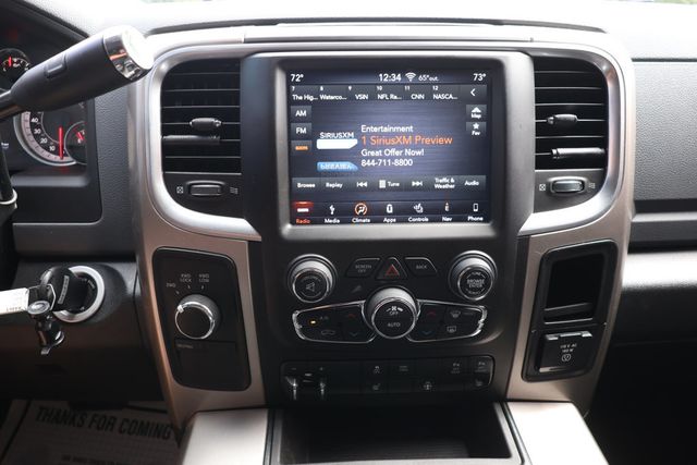 2018 Ram 3500 Big Horn 4x4 Crew Cab 8' Box w/ Luxury Group & Uconnect Nav - 23084949 - 16