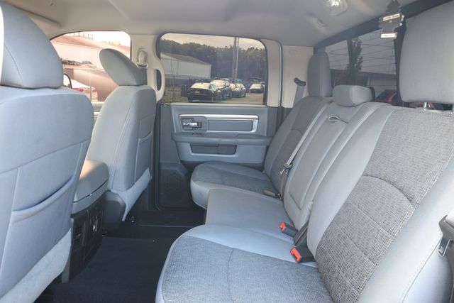 2018 Ram 3500 Big Horn 4x4 Crew Cab 8' Box w/ Luxury Group & Uconnect Nav - 23084949 - 21