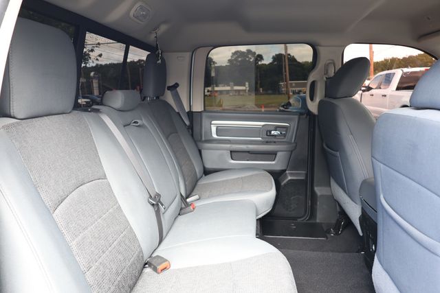 2018 Ram 3500 Big Horn 4x4 Crew Cab 8' Box w/ Luxury Group & Uconnect Nav - 23084949 - 23