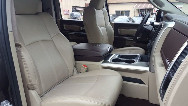 2018 Ram 3500 Laramie 4x4 Crew Cab 8' Box - 18749492 - 9