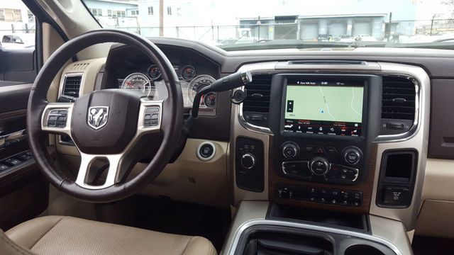 2018 Ram 3500 Laramie 4x4 Crew Cab 8' Box - 18749492 - 7