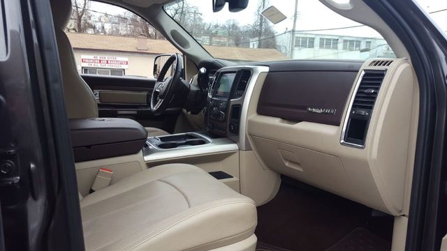 2018 Ram 3500 Laramie 4x4 Crew Cab 8' Box - 18749492 - 8