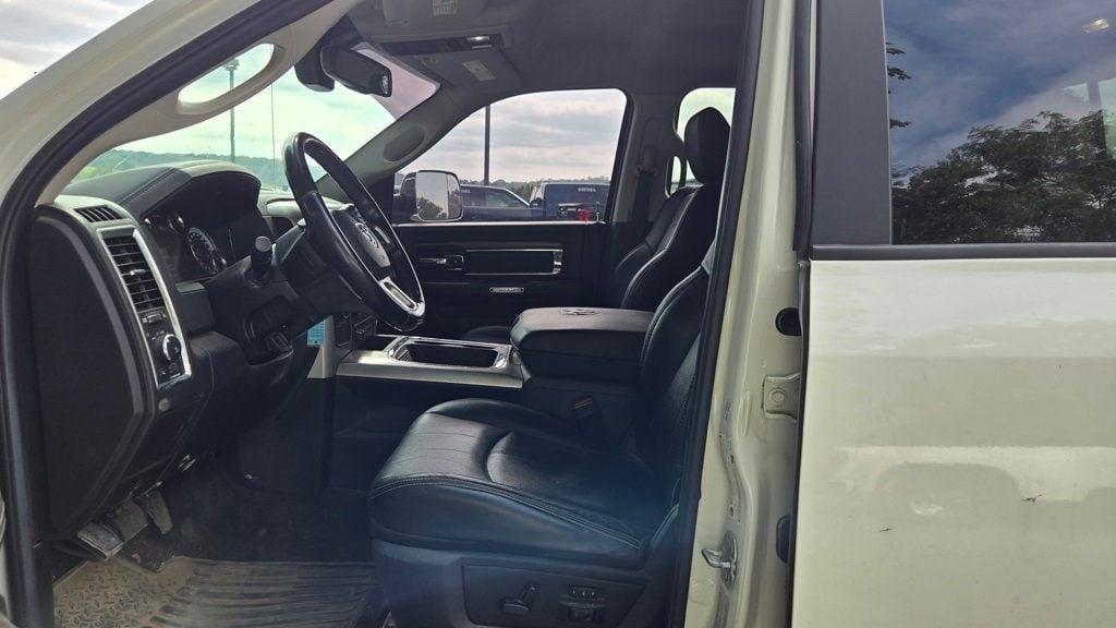 2018 Ram 3500 Laramie photo 10