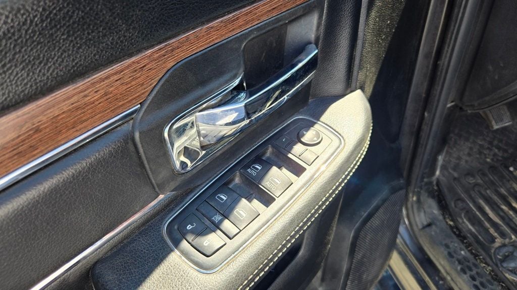 2018 Ram 3500 Laramie photo 11