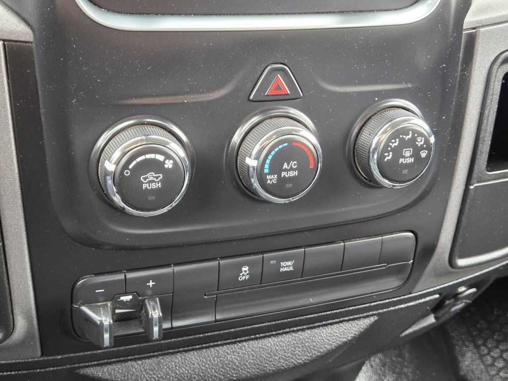 2018 Ram 3500 Tradesman - 22940895 - 18