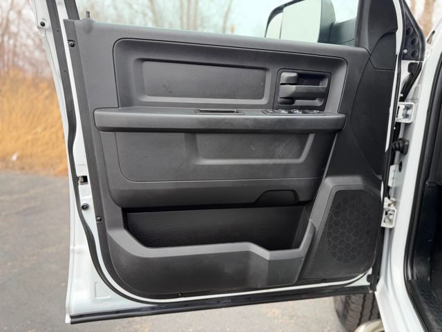 2018 Ram 3500 Tradesman 4x4 Crew Cab 6'4" Box - 22991481 - 17