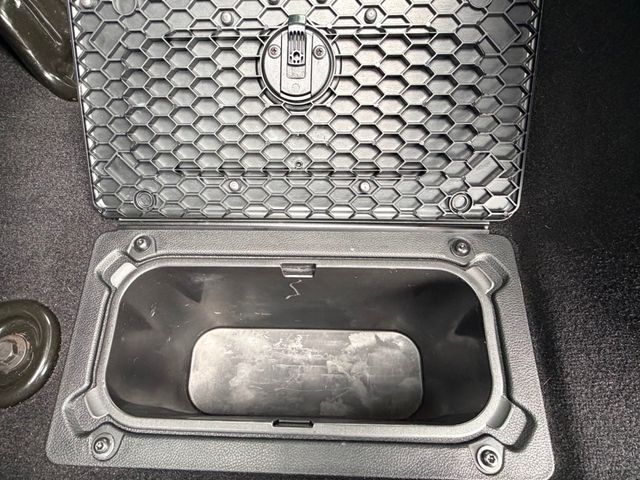 2018 Ram 3500 Tradesman 4x4 Crew Cab 6'4" Box - 22991481 - 21