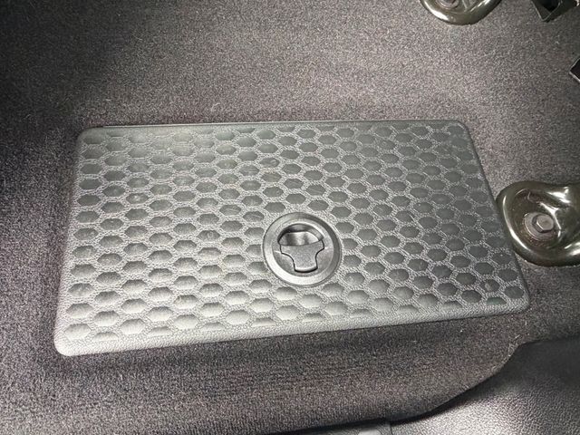 2018 Ram 3500 Tradesman 4x4 Crew Cab 6'4" Box - 22991481 - 23