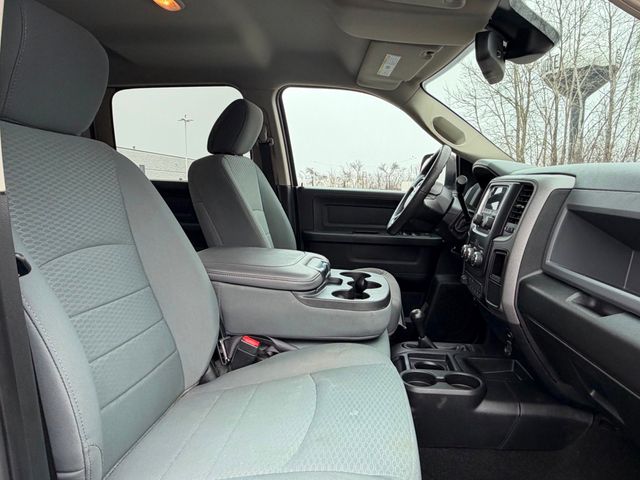 2018 Ram 3500 Tradesman 4x4 Crew Cab 6'4" Box - 22991481 - 25