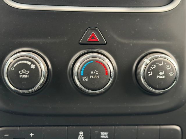 2018 Ram 3500 Tradesman 4x4 Crew Cab 6'4" Box - 22991481 - 31