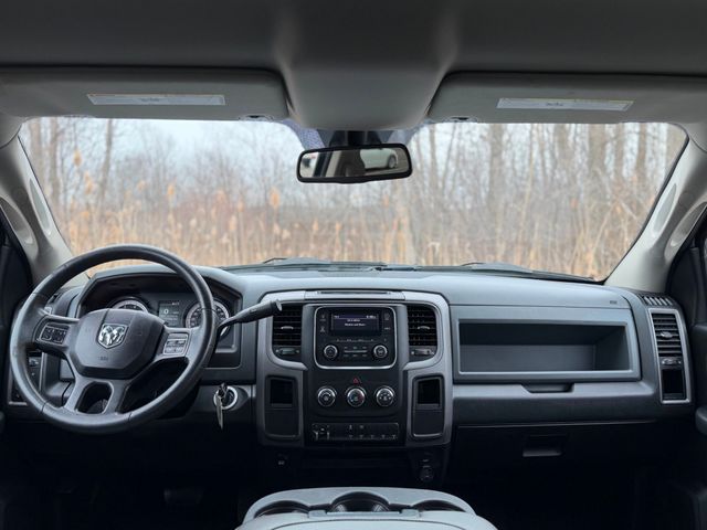 2018 Ram 3500 Tradesman 4x4 Crew Cab 6'4" Box - 22991481 - 35