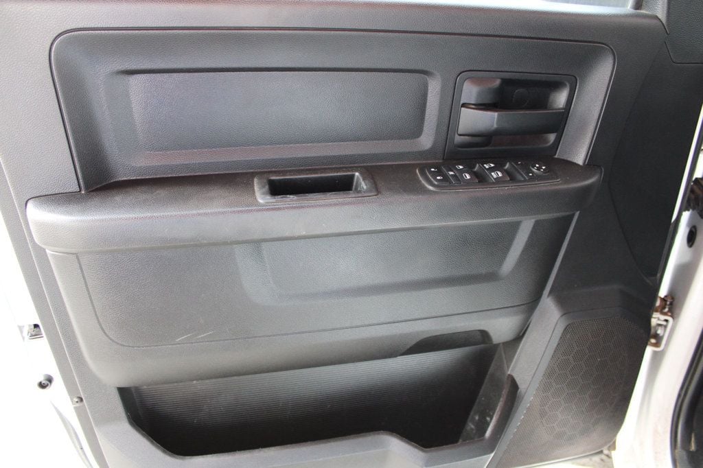 2018 Ram 3500 Chassis Cab FLAT BED - 23047930 - 7