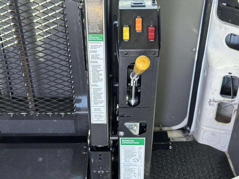 2018 Ram ProMaster Cargo Van 1500 Low Roof 136" WB - 22997392 - 23