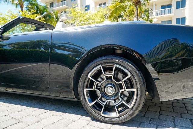 2018 Rolls-Royce Dawn Convertible - 23014492 - 15