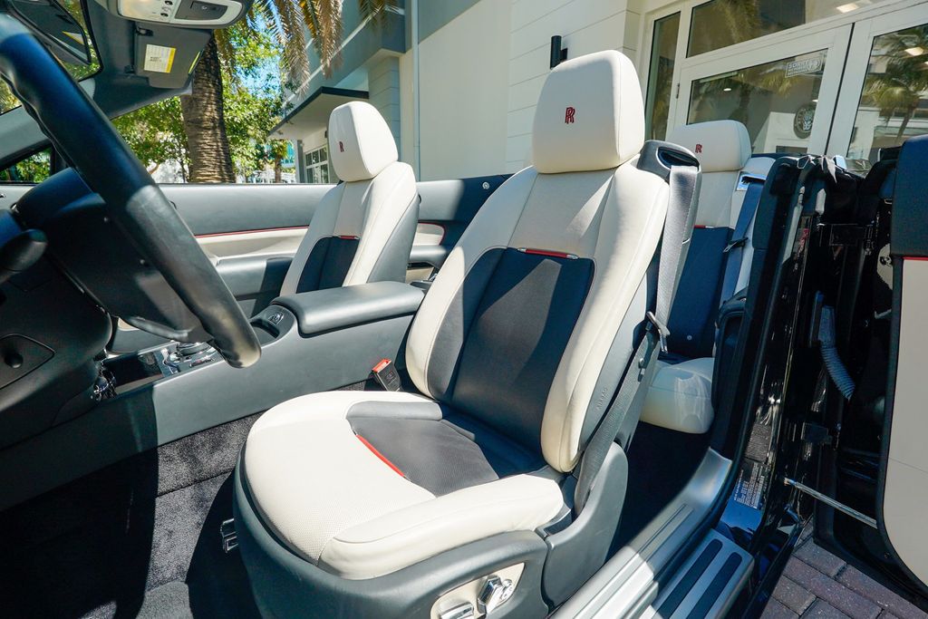 2018 Rolls-Royce Dawn Convertible - 23014492 - 49