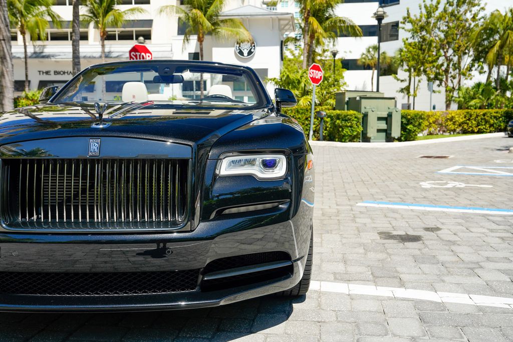 2018 Rolls-Royce Dawn Convertible - 23014492 - 7