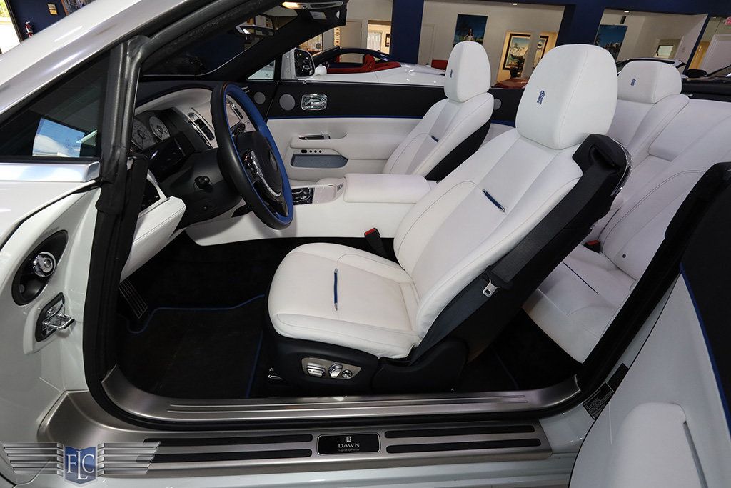 2018 Rolls-Royce Dawn Convertible - 22879158 - 12
