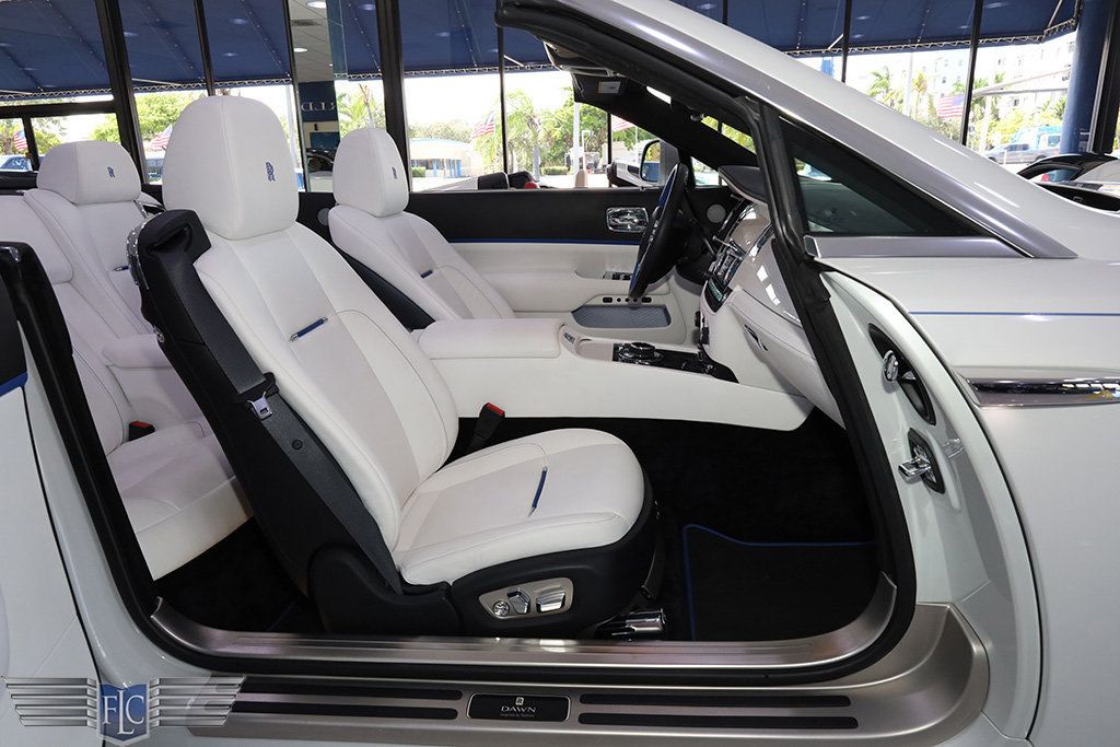 2018 Rolls-Royce Dawn Convertible - 22879158 - 13