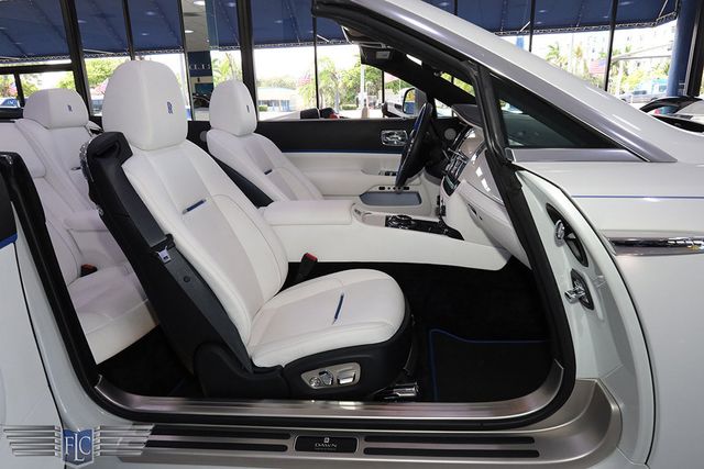 2018 Rolls-Royce Dawn Convertible - 22879158 - 13