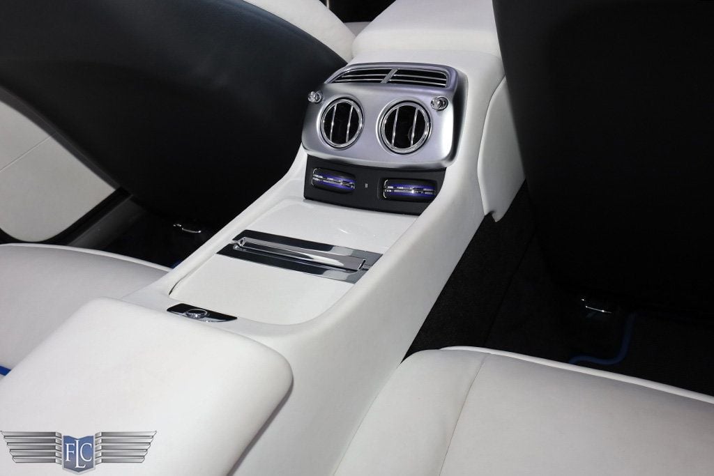 2018 Rolls-Royce Dawn Convertible - 22879158 - 17