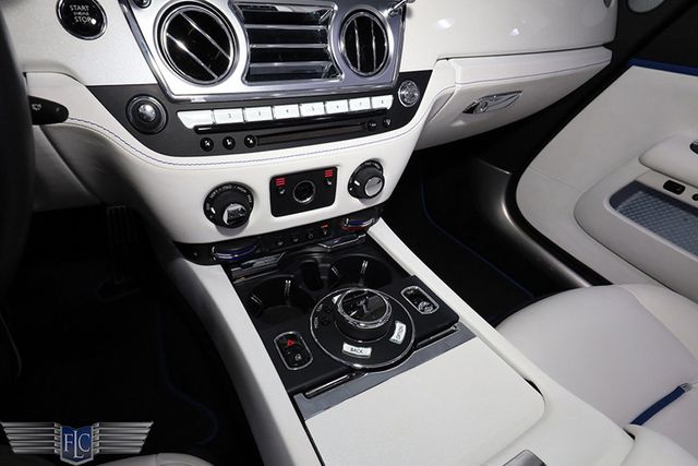 2018 Rolls-Royce Dawn Convertible - 22879158 - 28