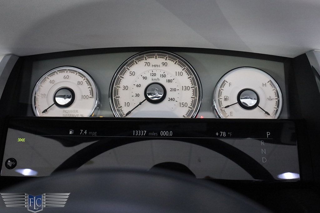 2018 Rolls-Royce Dawn Convertible - 22879158 - 29