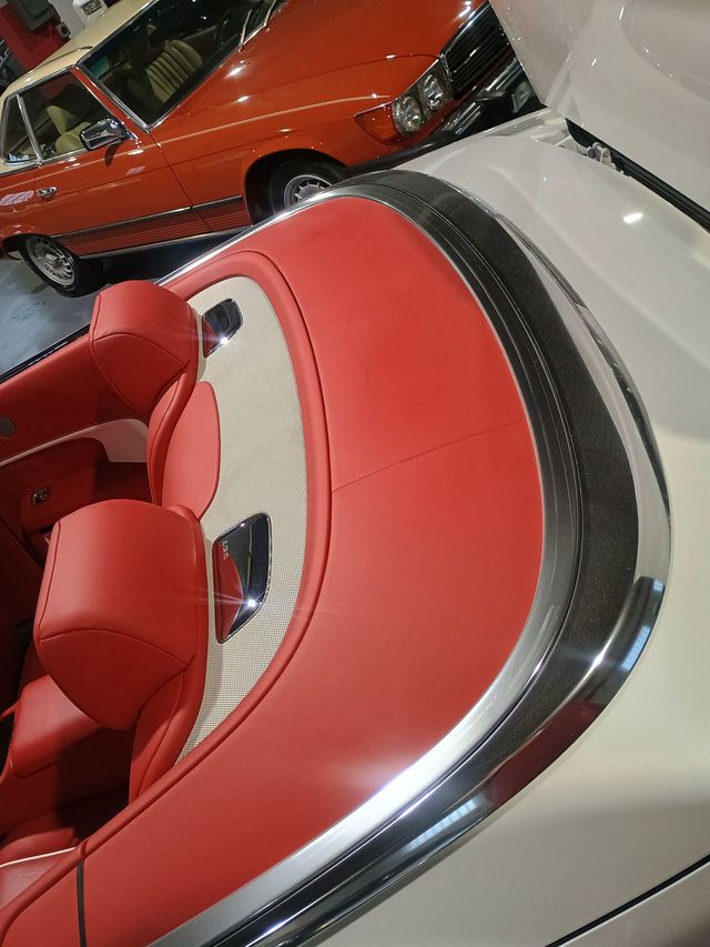 2018 Rolls-Royce Dawn Convertible Clean Carfax Florida Car - 22957005 - 35