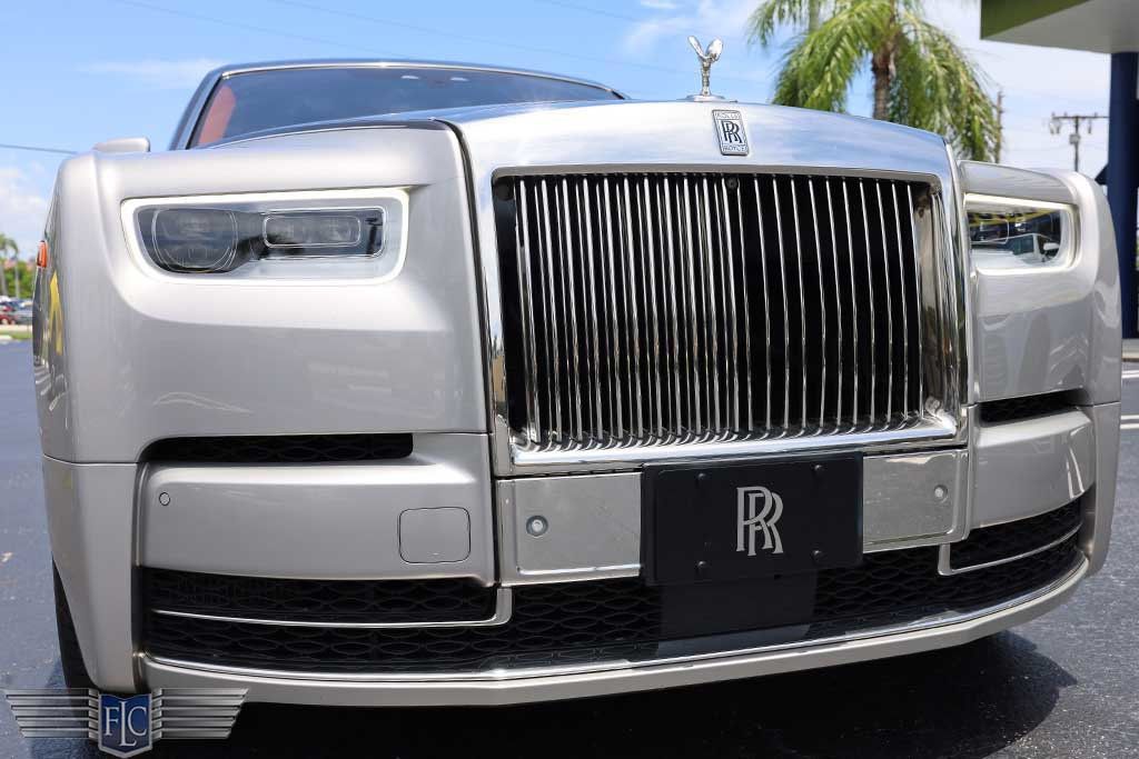 2018 Rolls-Royce Phantom Sedan - 22550698 - 12