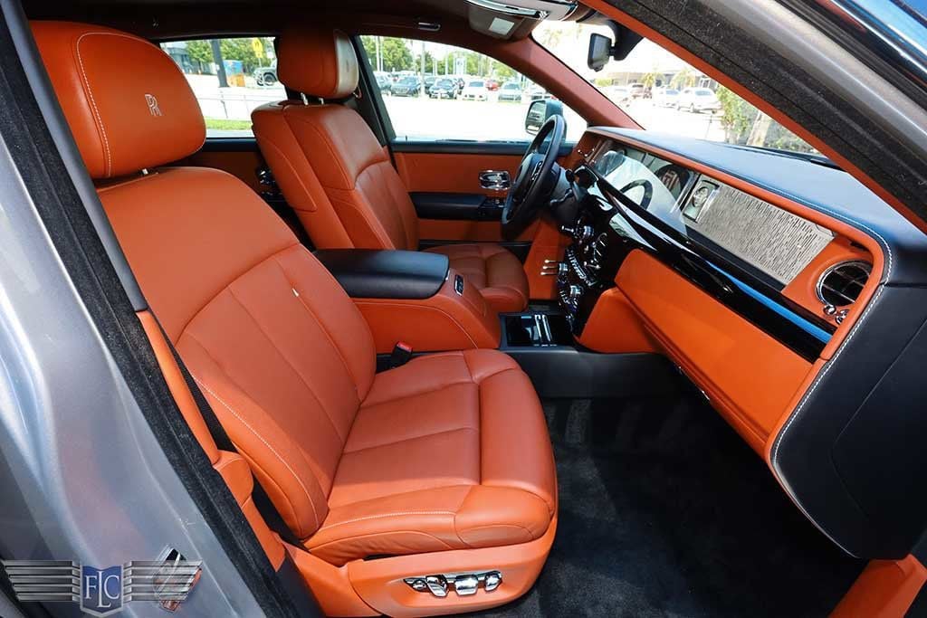 2018 Rolls-Royce Phantom Sedan - 22550698 - 17