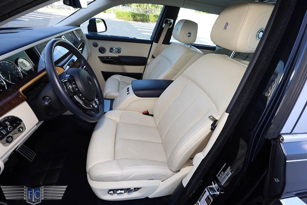 2018 Rolls-Royce Phantom Sedan - 22718398 - 10
