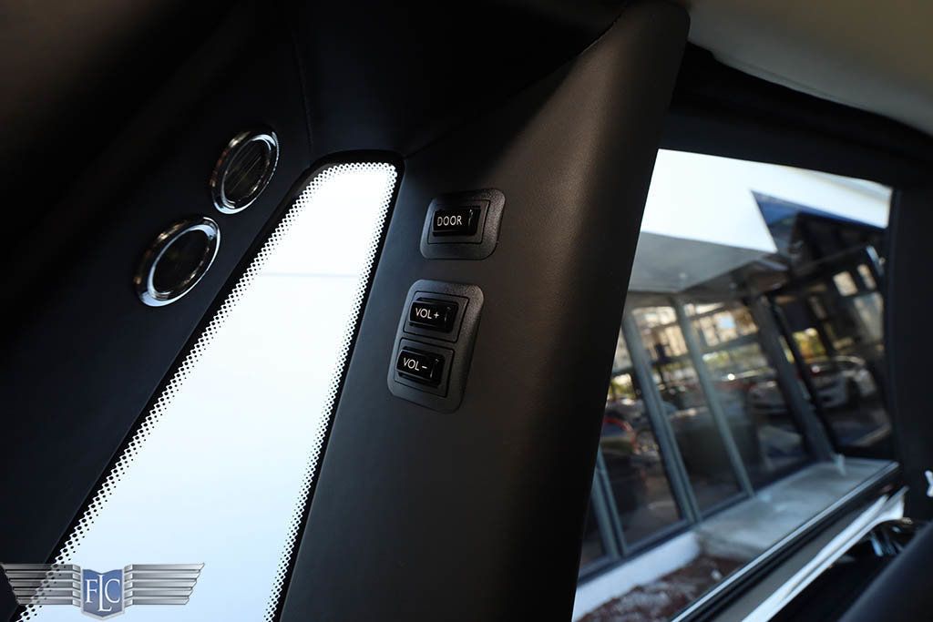2018 Rolls-Royce Phantom Sedan - 22718398 - 17