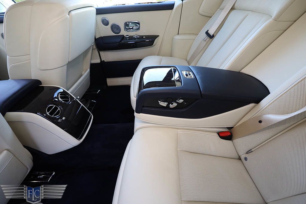 2018 Rolls-Royce Phantom Sedan - 22718398 - 19