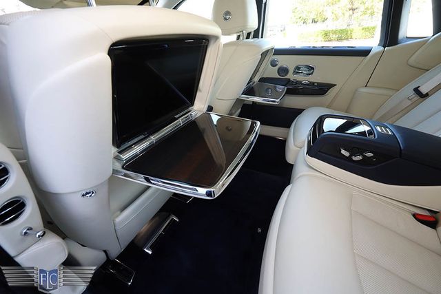 2018 Rolls-Royce Phantom Sedan - 22718398 - 23